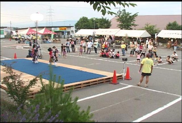 みはらしファーム夕涼み市でドラゴン踊りコンテスト