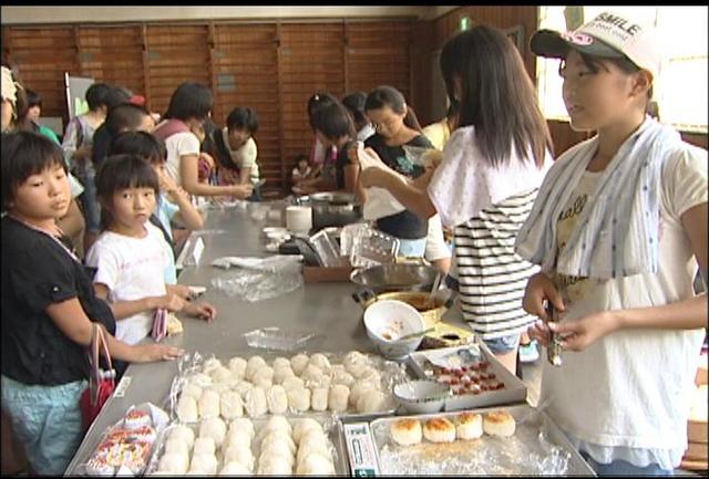 伊那小恒例のPTAバザー