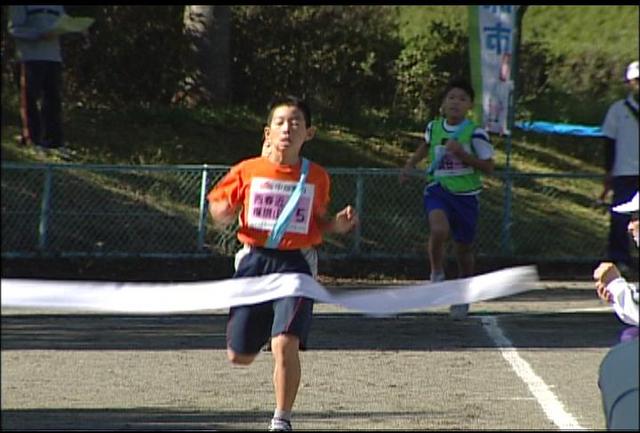 秋晴れのもと第28回市民駅伝