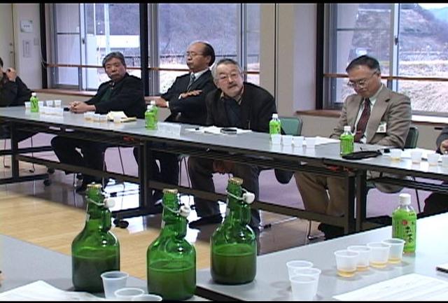 雑穀ビール商品化へ試飲検討会