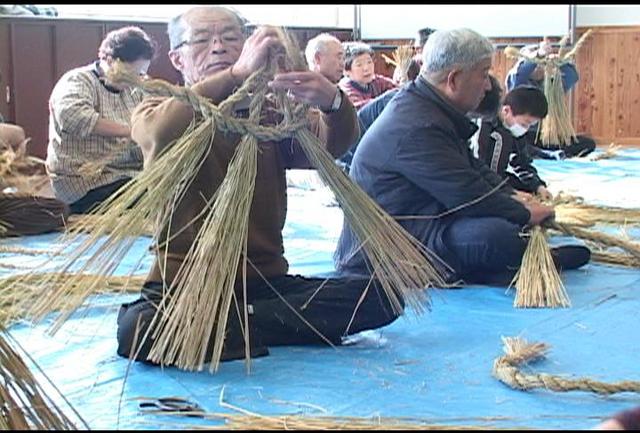 荒井区公民館でしめ縄作り