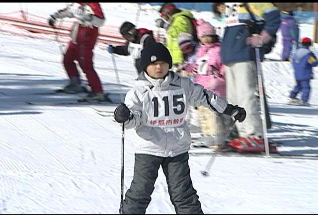 伊那スキーリゾートで親子スキー教室