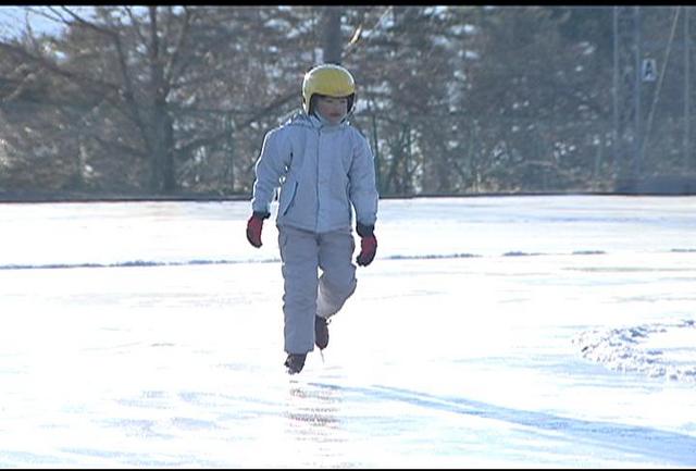 今期最低-9.9度　箕輪町ではスケート場オープン