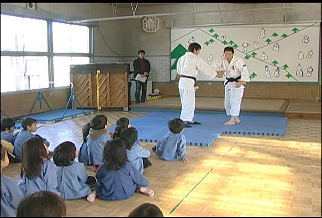 伊那東保育園で少林寺拳法体験