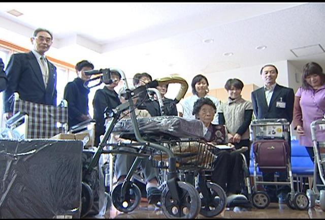 JA生活部会　すずたけに車いす寄贈