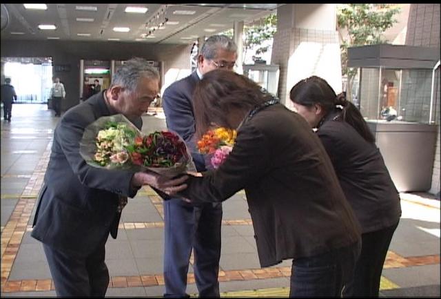 JAが地元産の花を保育園にプレゼント