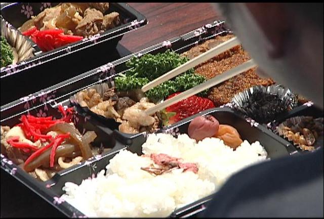 伊那公園七色弁当　販売