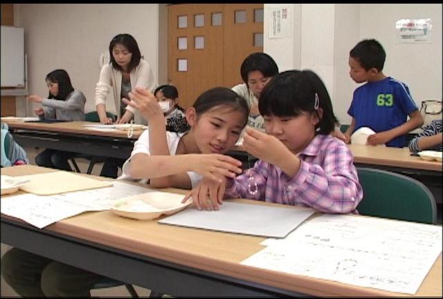 父の日を前に贈り物づくり