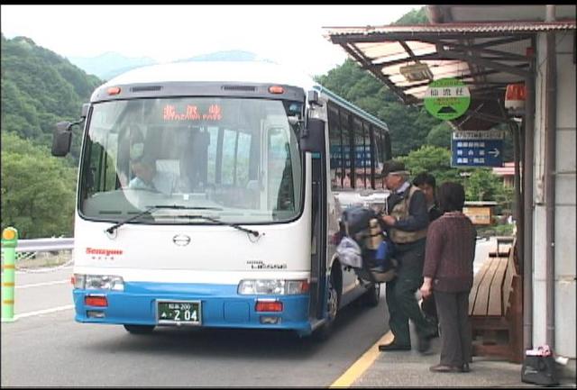 南アルプス林道バス　北沢峠まで運行開始