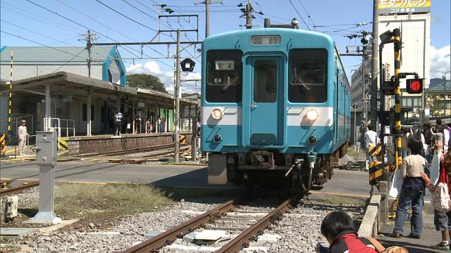 「幸せを運ぶ青い電車」　運行