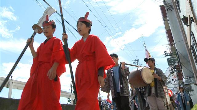 坂下神社例大祭に合わせて子ども神輿巡行