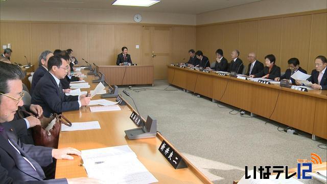 伊那市議会　解決金上積みで総意