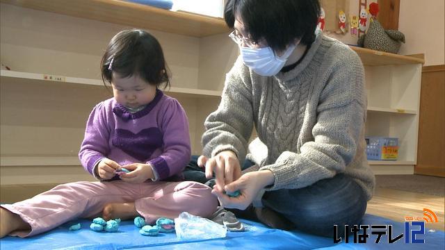 親子で小麦粉粘土遊び