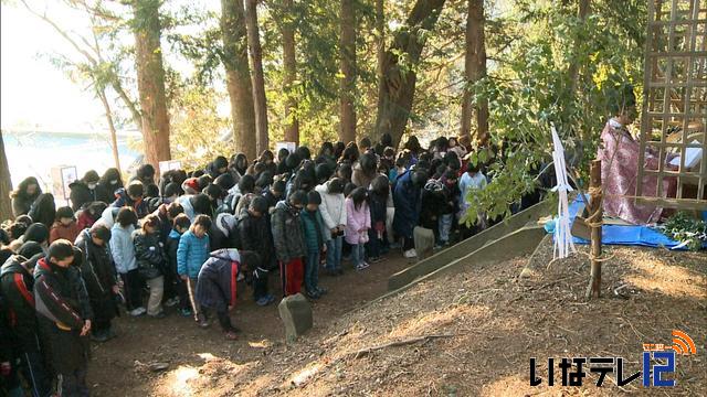 箕輪町木下　天神様に学問成就を祈願