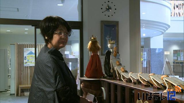 小林とむぼさん　「ヒトガタ」作品展