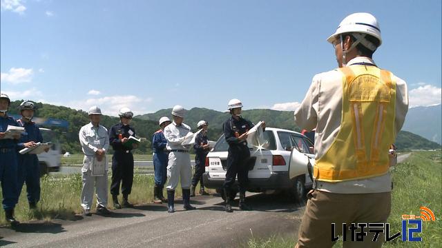 出水期を前に河川の危険箇所巡視