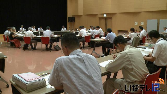 小水力発電により農業生産基盤を安定化させる研究を行う考え示す