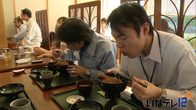 10月10日はソースかつ丼の日