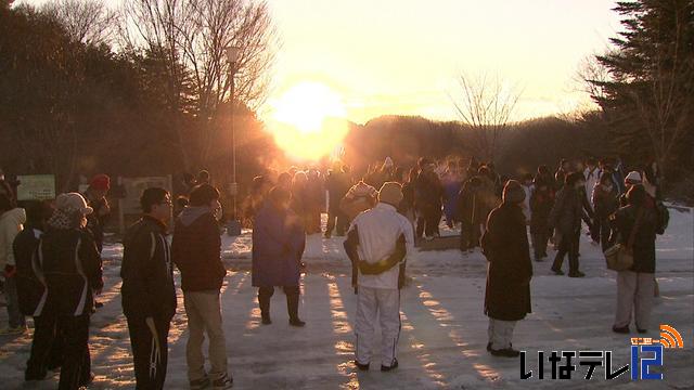 年始の話題　萱野高原　初日の出に願いを