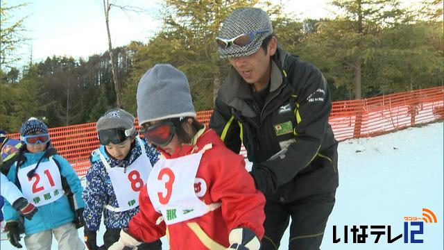 スキーに挑戦　親子スキー教室