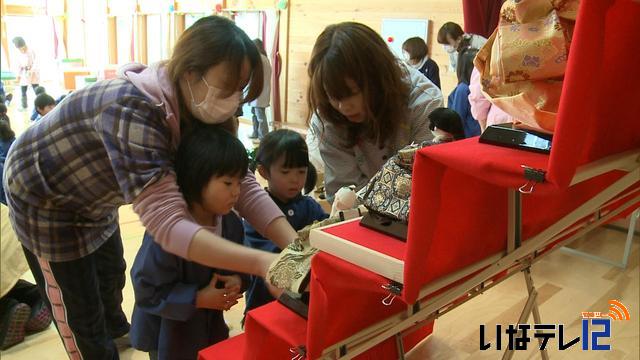 南原保育園　雛人形の飾りつけ