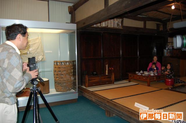 箕輪町郷土博物館で昔のカメラを使った撮影会開催