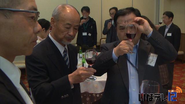 ヤマブドウワイン　完成で試飲会