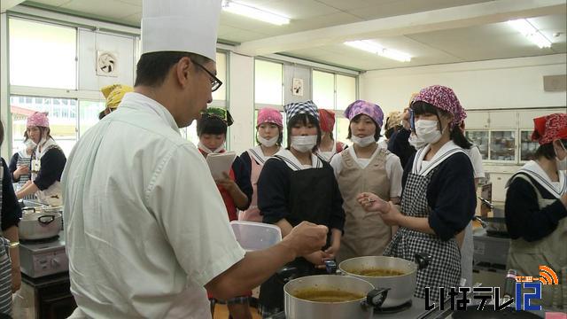 伊那西高3年3組　文化祭で地元野菜のカレー提供