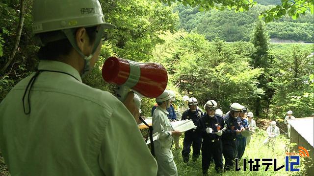 土砂災害の危険が予想される地域をパトロール