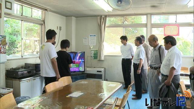 伊那中央ロータリークラブ　たかずやの里にテレビ寄贈