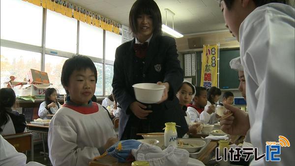 伊那小学校の給食で初めて雑穀カレー