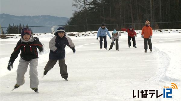 伊那西小学校スケート教室