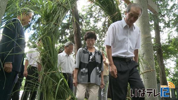 坂下神社で茅の輪くぐり