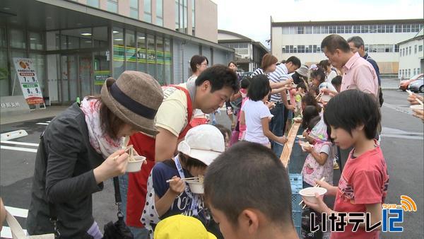 前長５０ｍの大流しそうめん大会