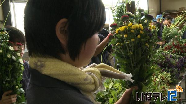 １２日は上農恒例の盆花市