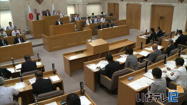 集団的自衛権の行使容認不採択を可決