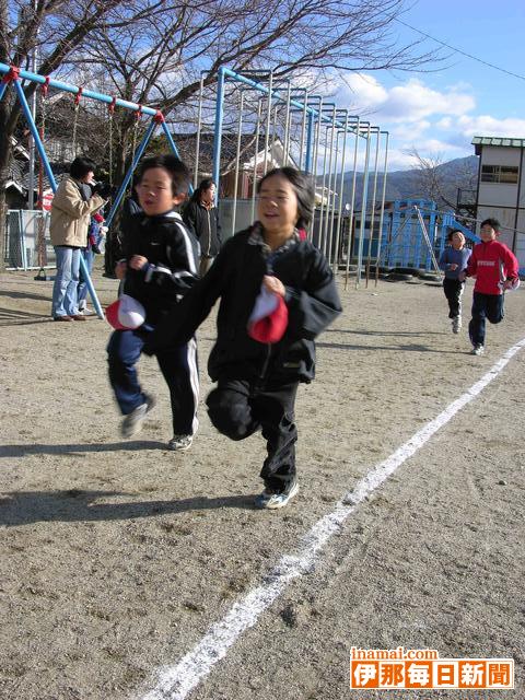 宮田小2年生がマラソン大会