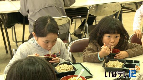 西春近で新そばまつり賑わう