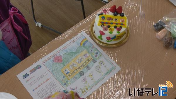 飯田線駒ケ根開通１００年　ケーキで祝う