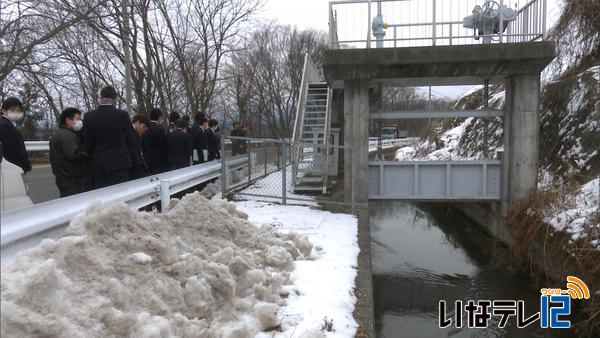 水循環授業で伝兵衛井筋見学