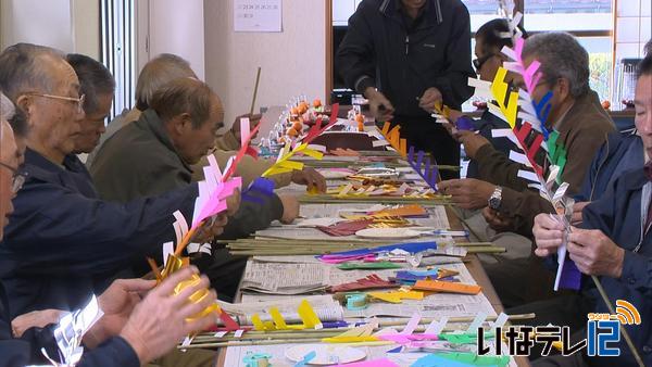 各地でお年寄りが彼岸花作り