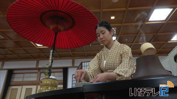 常円寺で茶会　表千家点前披露