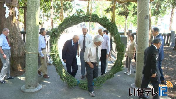 坂下神社で茅の輪くぐり