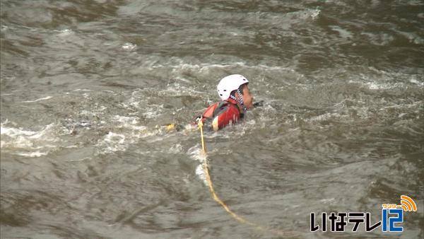 特別救助隊が天竜川で水難救助訓練
