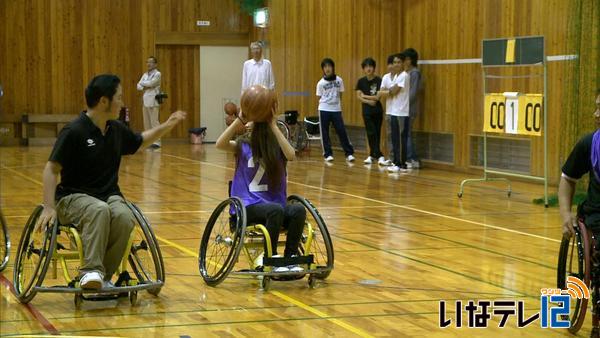 障がい者スポーツの体験通し人権学ぶ