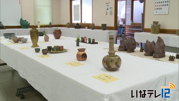 箕輪陶芸研究会　作品展