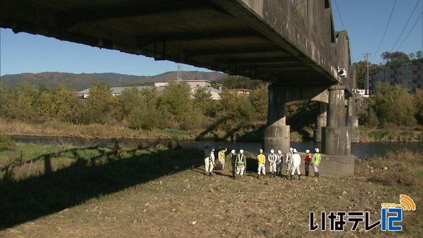 自治体担当者が橋梁点検の方法学ぶ