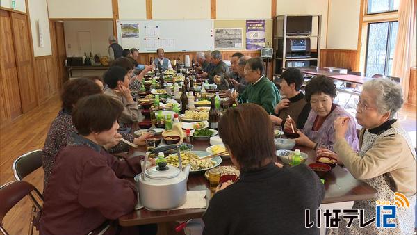 下小沢あかりの会　初めてのそば打ちで交流