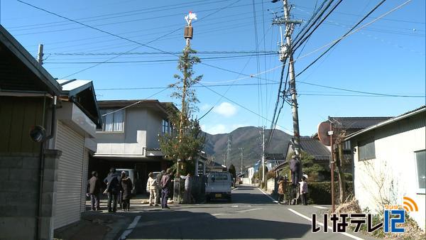 大出上村（わでむら）の大文字（だいもんじ）建て