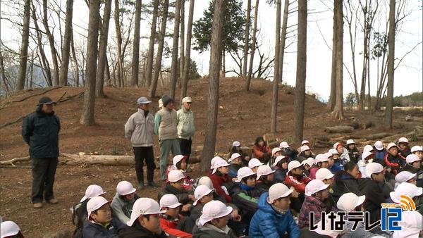 老松場の丘の古墳　測定結果聞く